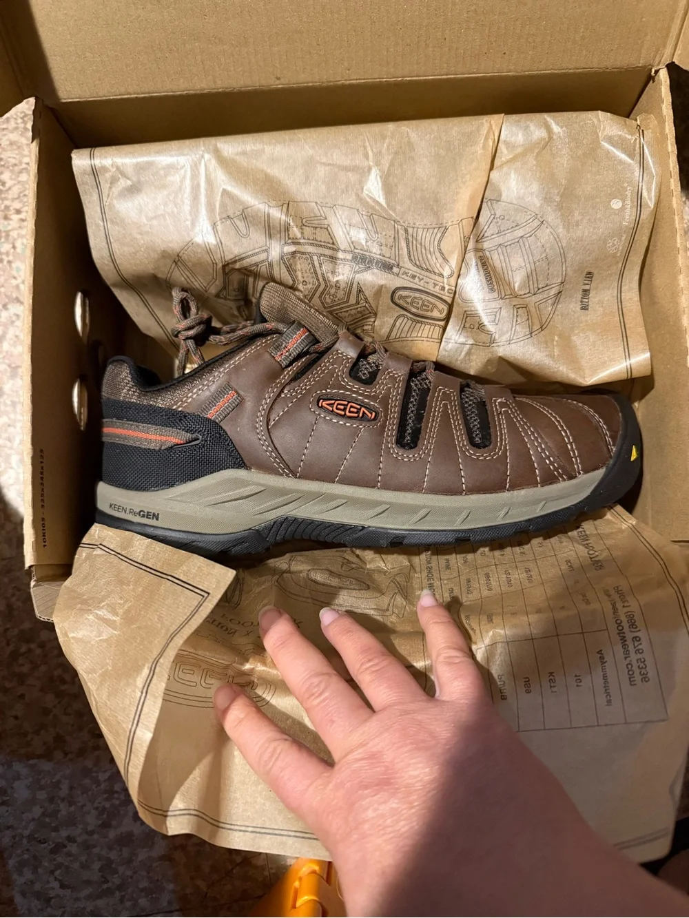 NIB KEEN UTILITY Steel toed shoes